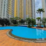 Comfy Studio Springlake Summarecon Bekasi Apartment By Travelio