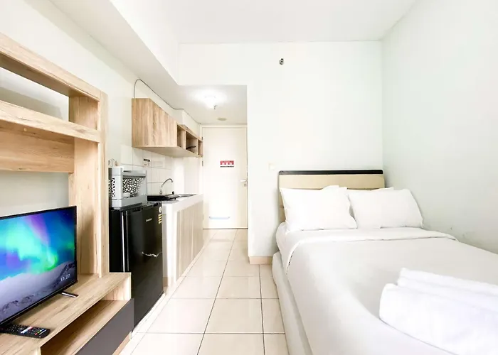 Comfy Studio Springlake Summarecon Bekasi Apartment By Travelio