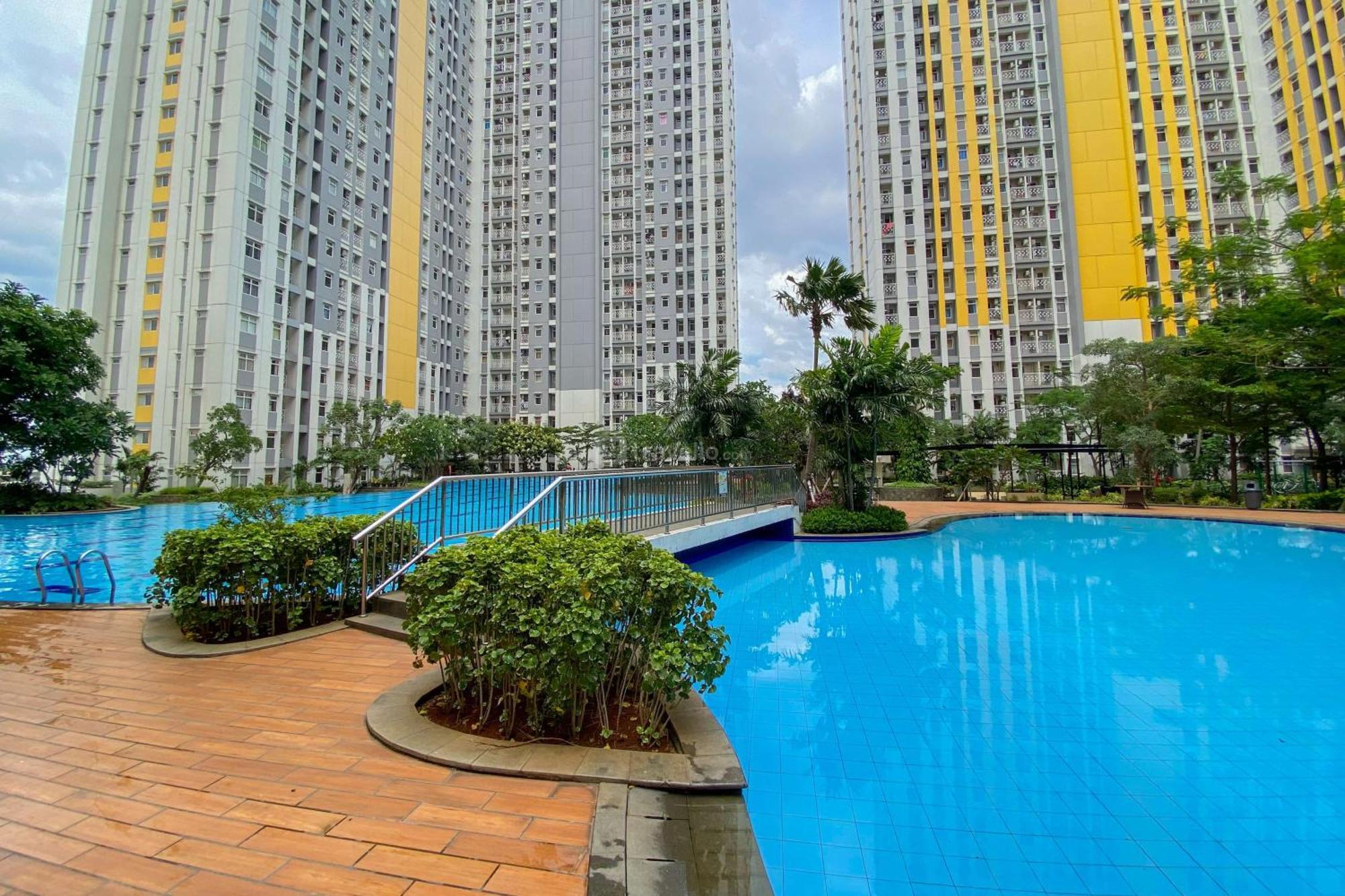 Apartemen Comfy Springlake Summarecon By Travelio Bekasi